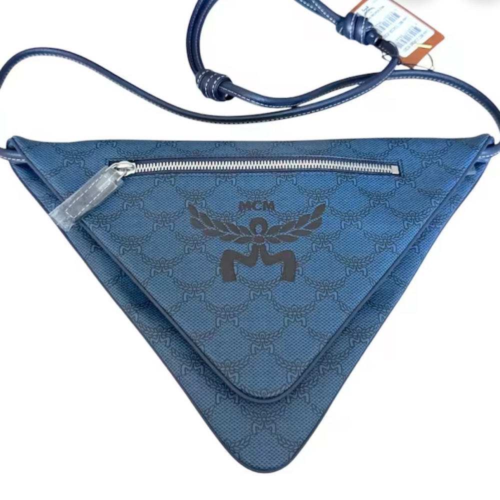 MCM Navy Triangle Crossbody Bag/NWT & authentic!💥🌹